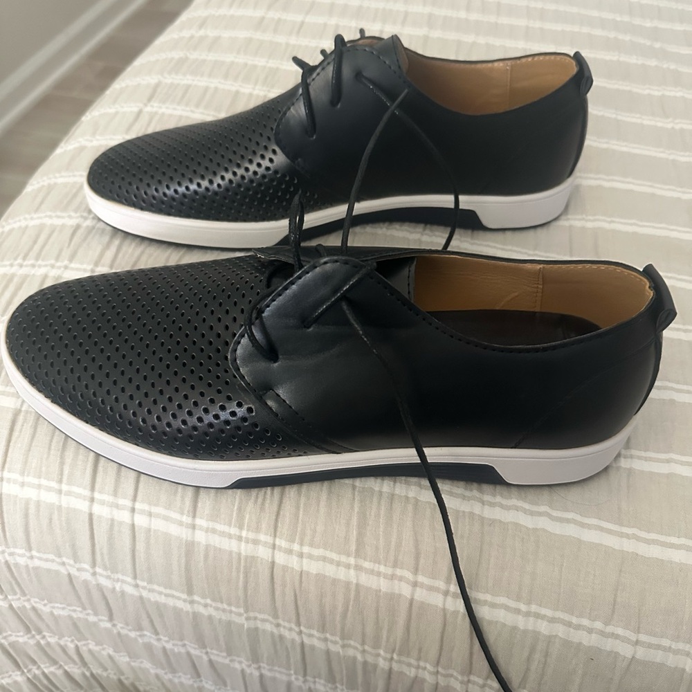 Elegant Black Perforated Men's Oxfords
